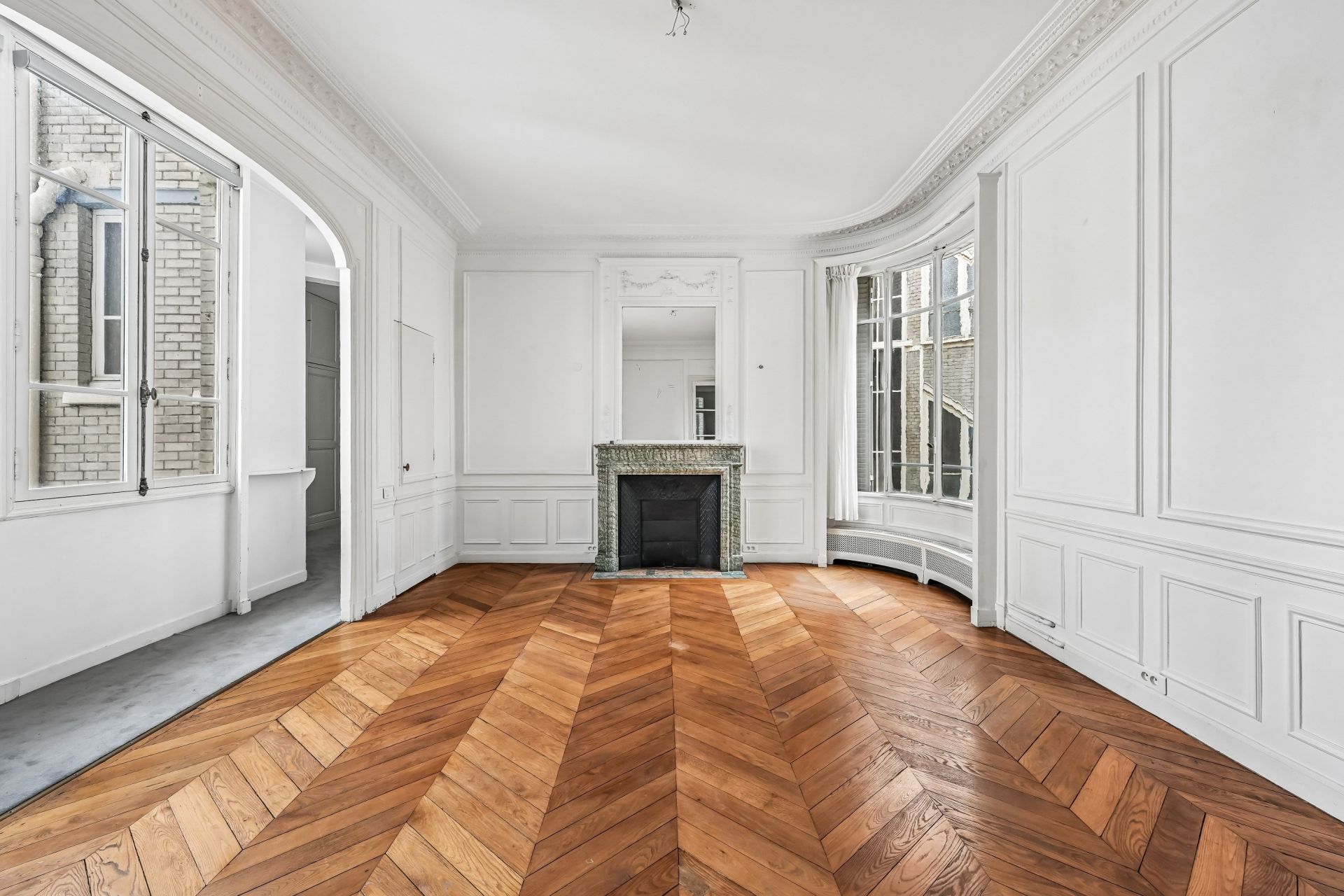 luxury apartment 6 Rooms for sale on PARIS (75017)