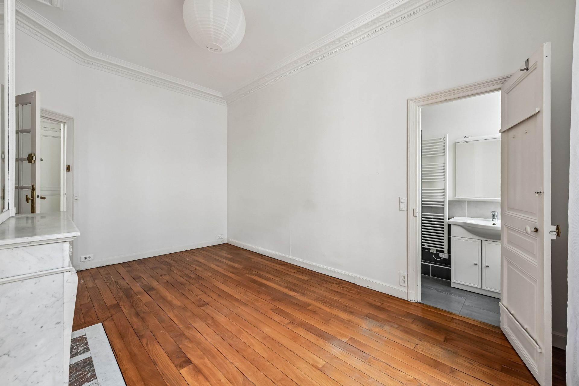 luxury apartment 6 Rooms for sale on PARIS (75017)
