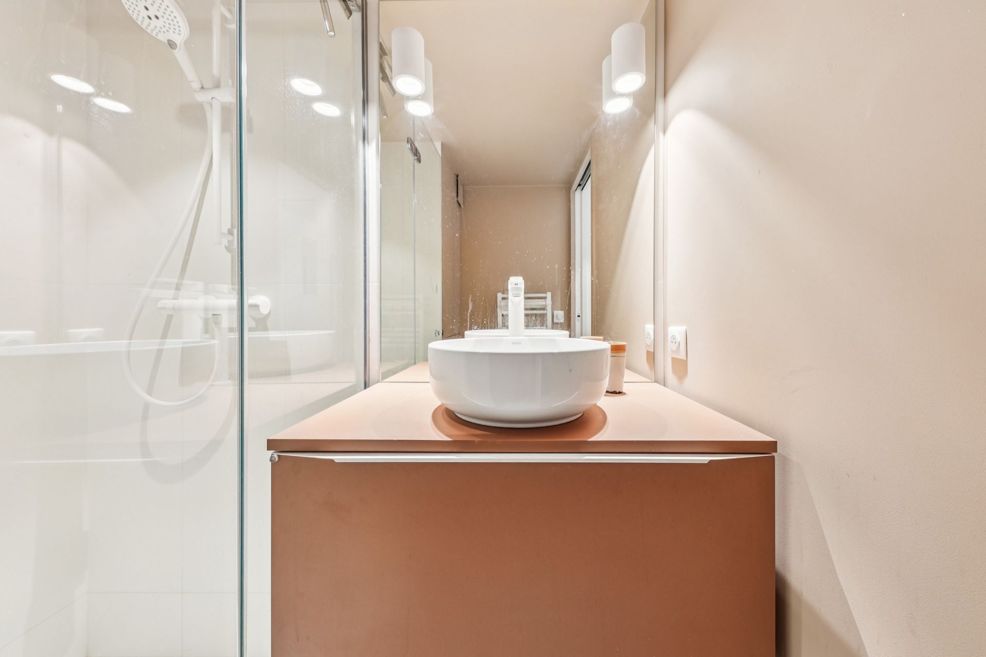 luxury apartment 2 Rooms for sale on PARIS (75001)
