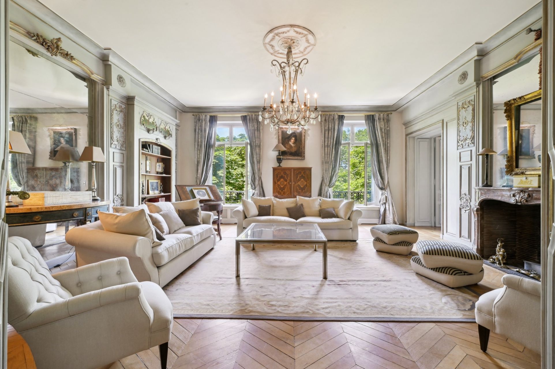 luxury apartment 7 Rooms for rent on PARIS (75007)
