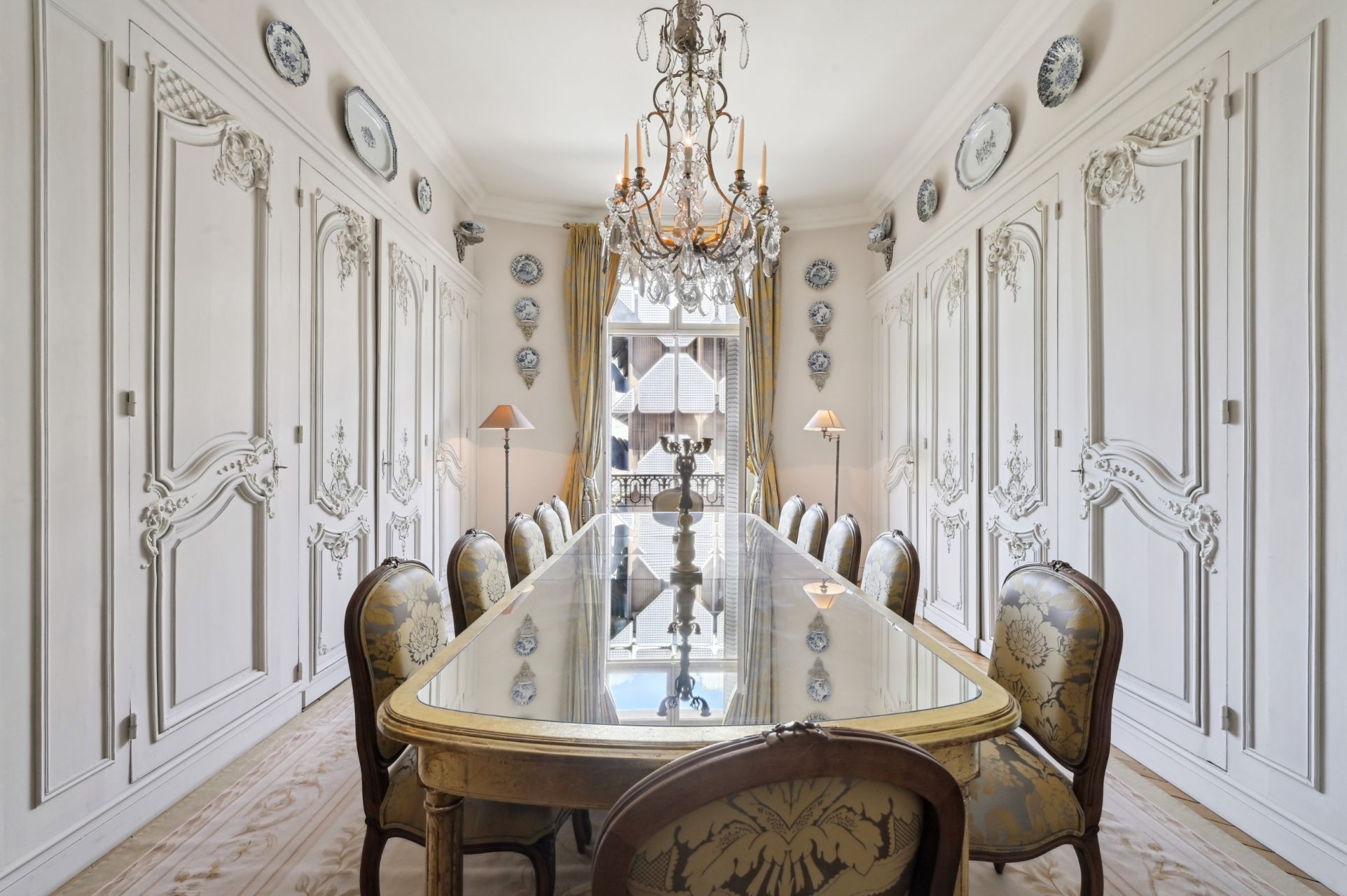 luxury apartment 7 Rooms for rent on PARIS (75007)