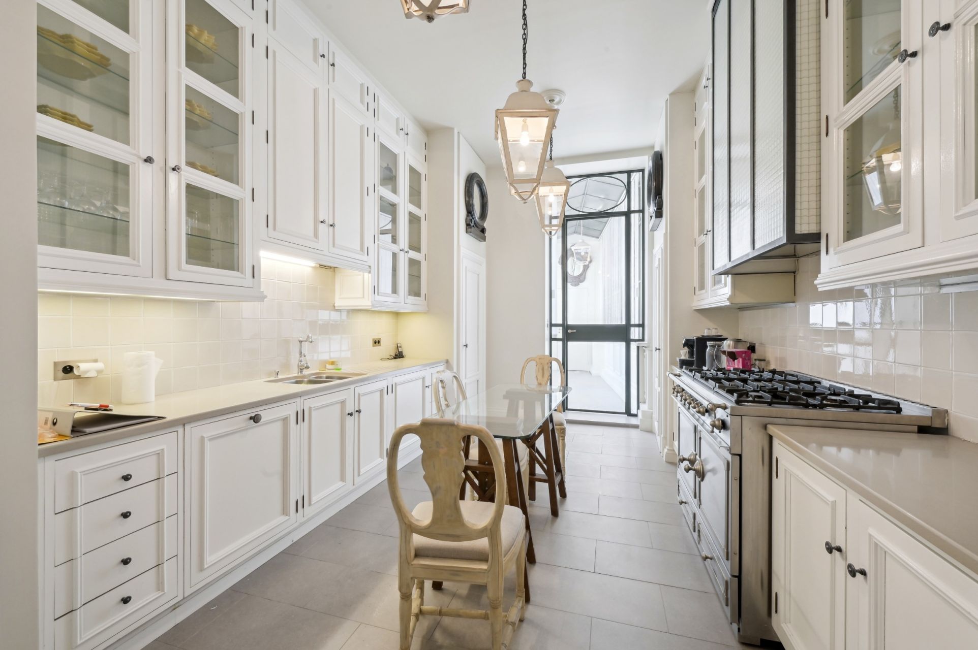 luxury apartment 7 Rooms for rent on PARIS (75007)