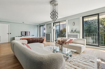 Rental Luxury apartment Neuilly-sur-Seine 6&nbsp;Rooms 161&nbsp;m²
