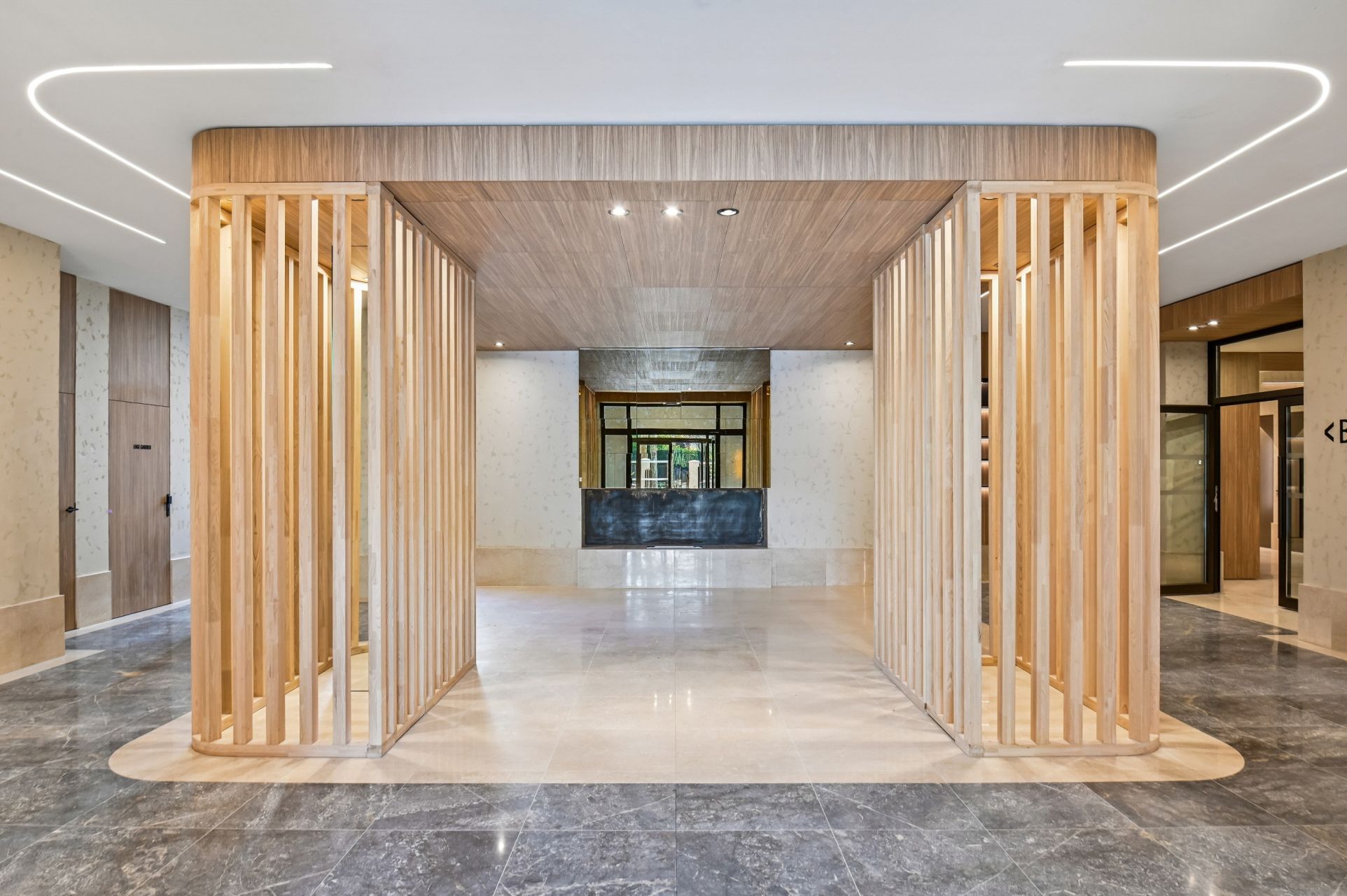 luxury apartment 5 Rooms for sale on NEUILLY SUR SEINE (92200)