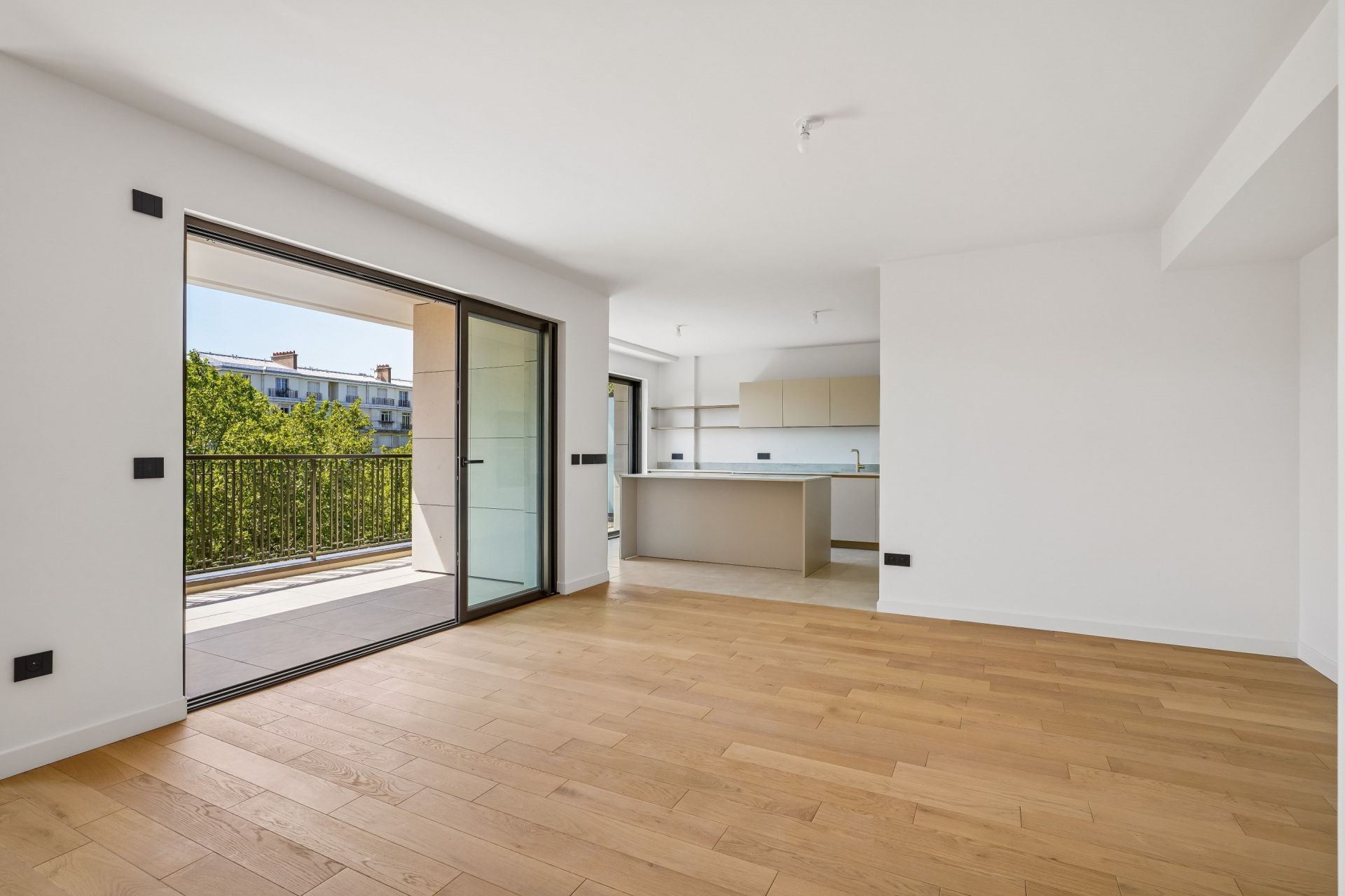luxury apartment 5 Rooms for sale on NEUILLY SUR SEINE (92200)