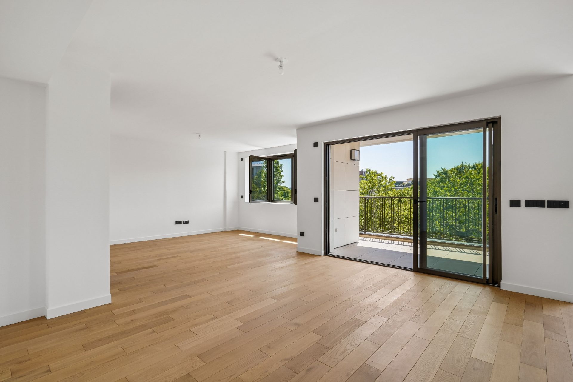 luxury apartment 5 Rooms for sale on NEUILLY SUR SEINE (92200)