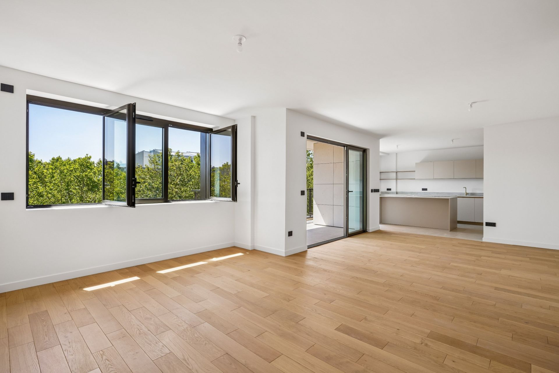 luxury apartment 5 Rooms for sale on NEUILLY SUR SEINE (92200)
