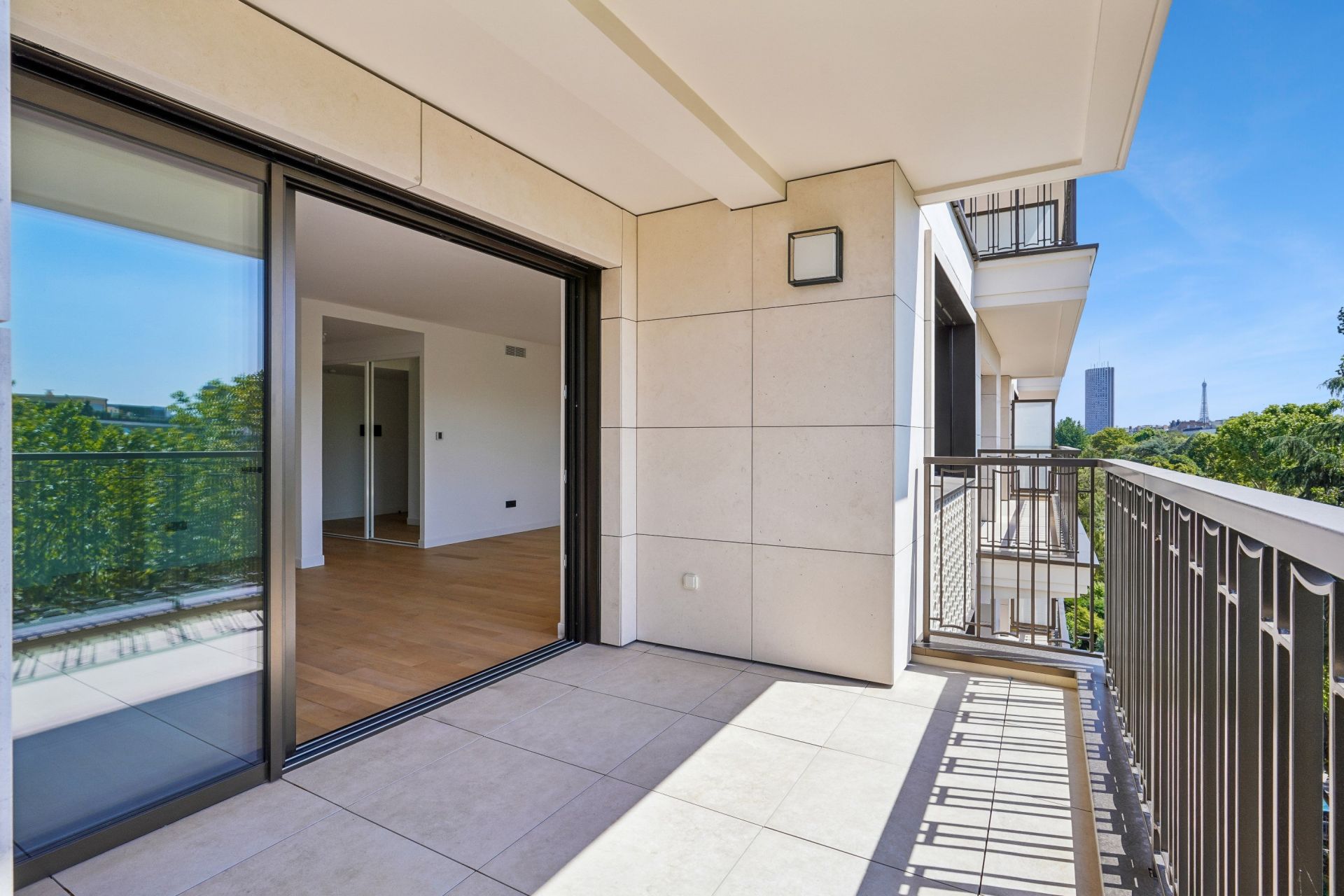 luxury apartment 5 Rooms for sale on NEUILLY SUR SEINE (92200)