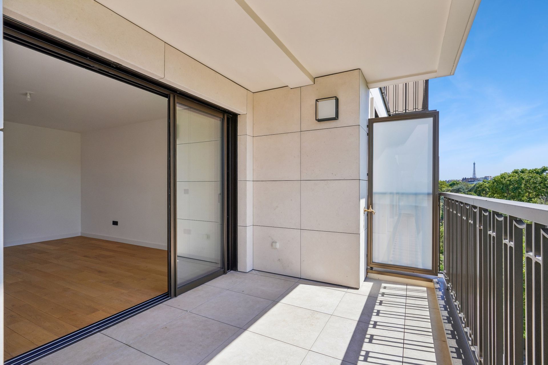 luxury apartment 5 Rooms for sale on NEUILLY SUR SEINE (92200)
