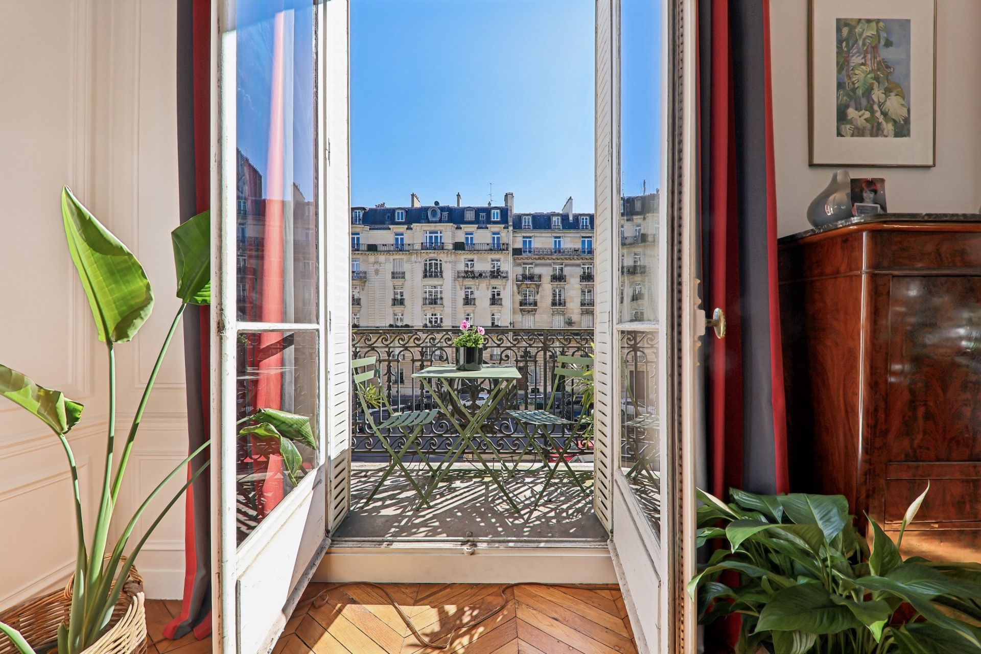 luxury apartment 7 Rooms for sale on PARIS (75116)