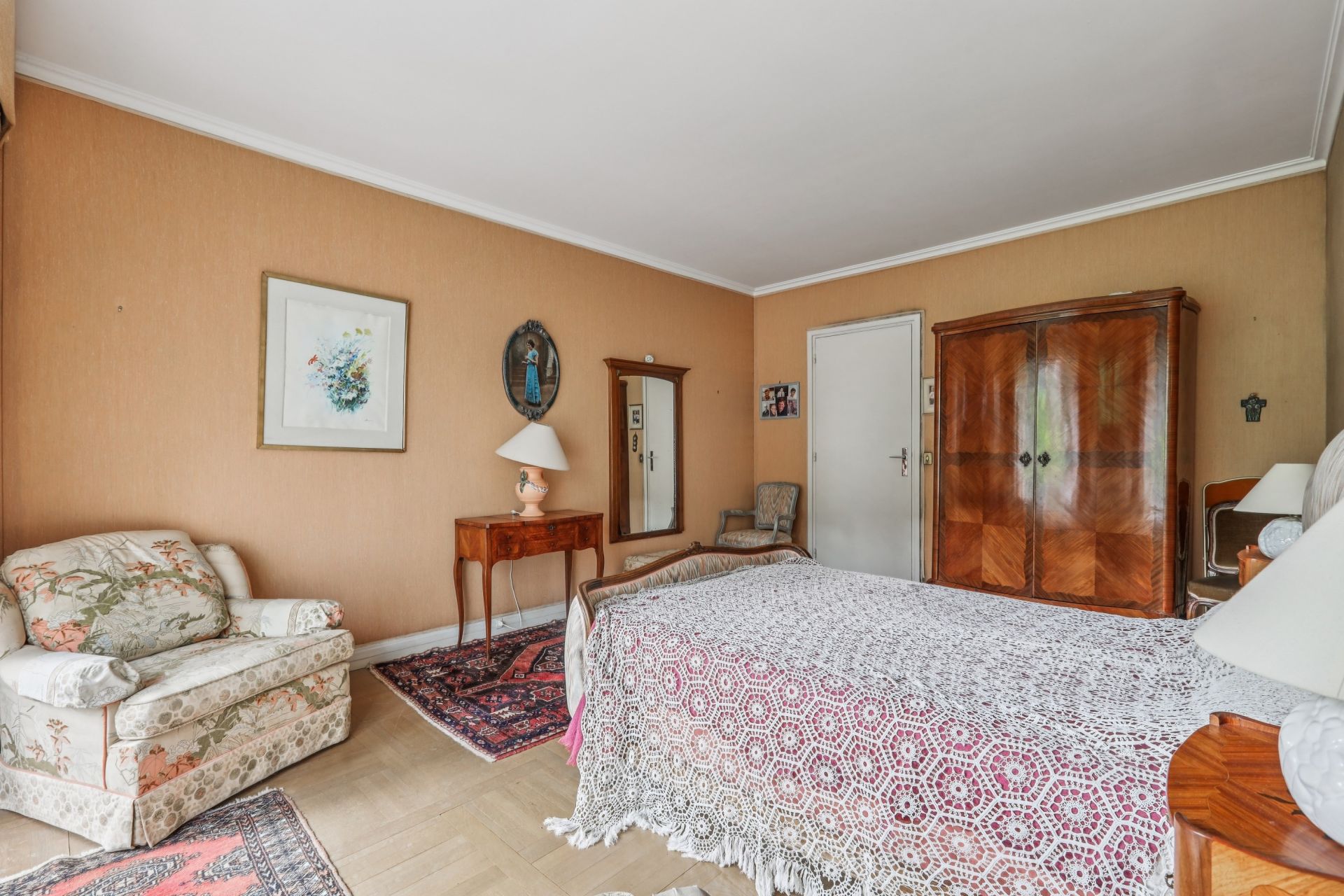 luxury apartment 5 Rooms for sale on VILLE D AVRAY (92410)