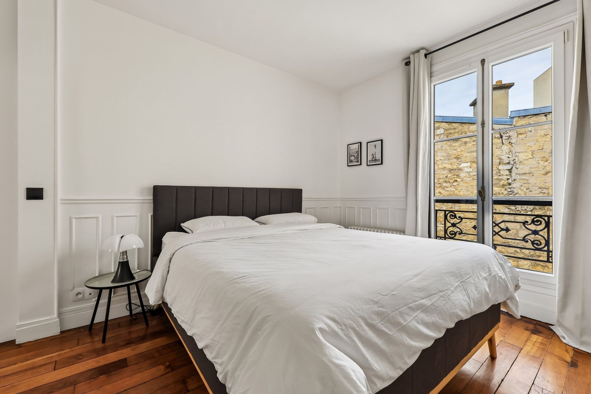 luxury apartment 3 Rooms for sale on PARIS (75116)