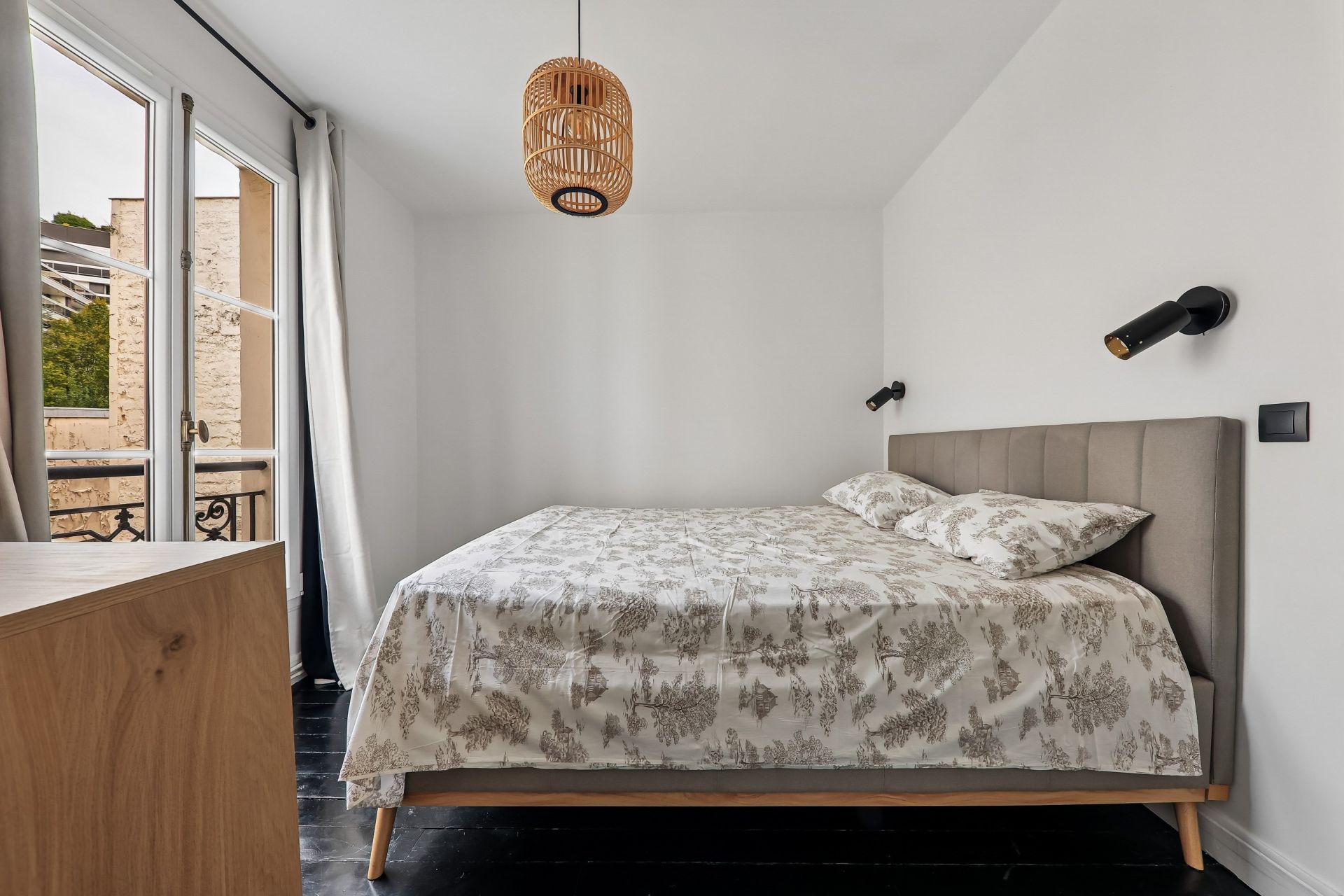luxury apartment 3 Rooms for sale on PARIS (75116)