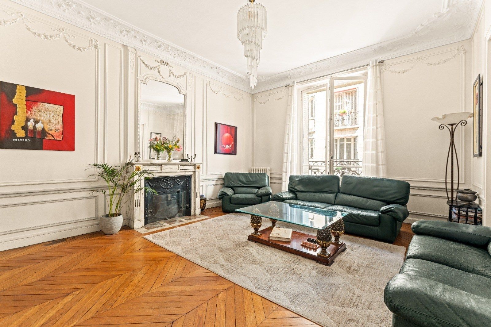 luxury apartment 6 Rooms for sale on PARIS (75116)