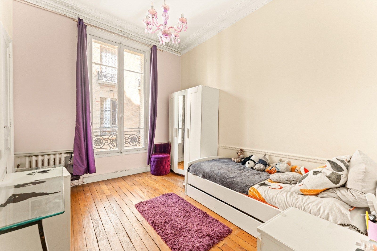 luxury apartment 6 Rooms for sale on PARIS (75116)