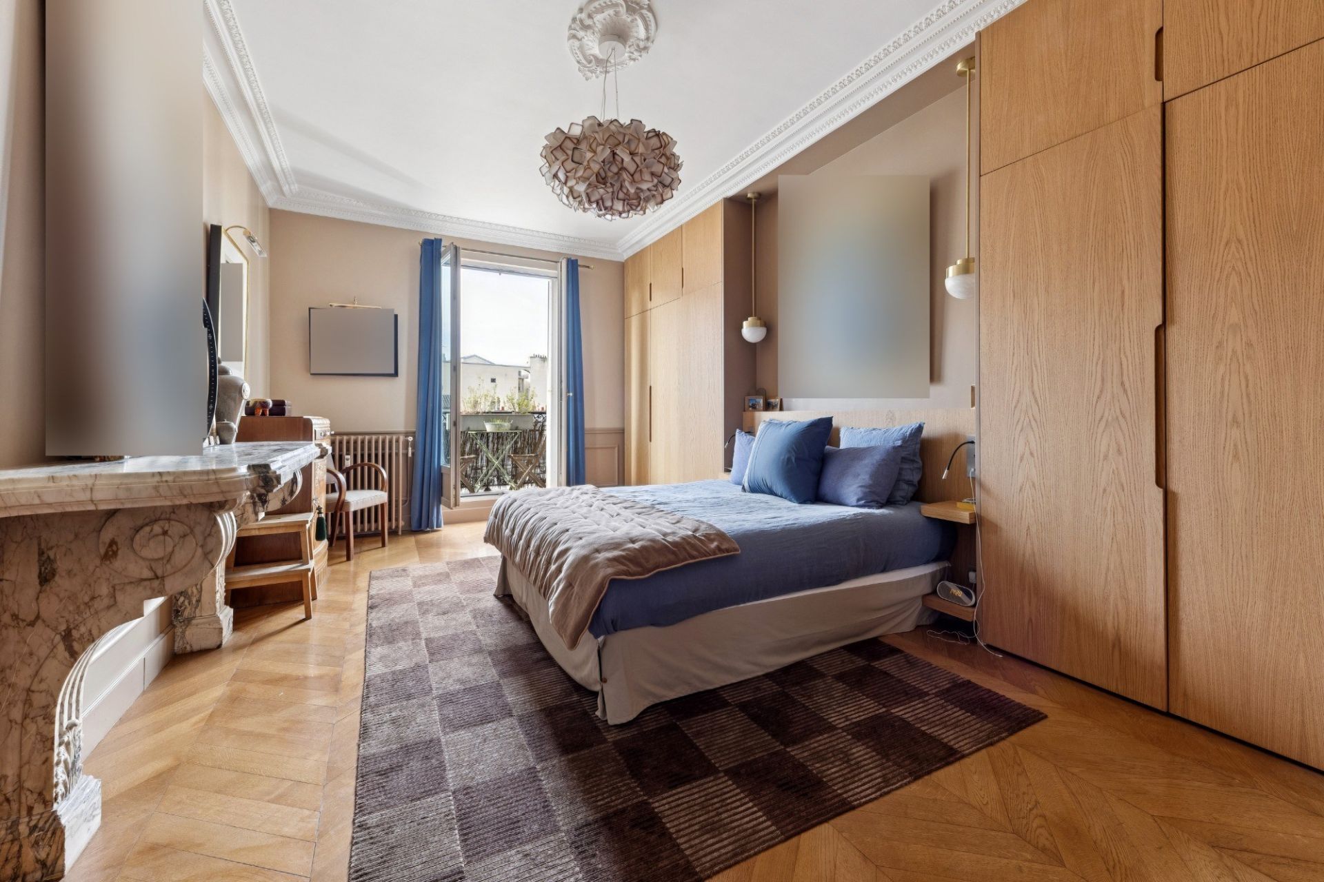 luxury apartment 8 Rooms for sale on PARIS (75017)