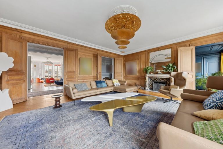 luxury apartment 8 Rooms for sale on PARIS (75017)