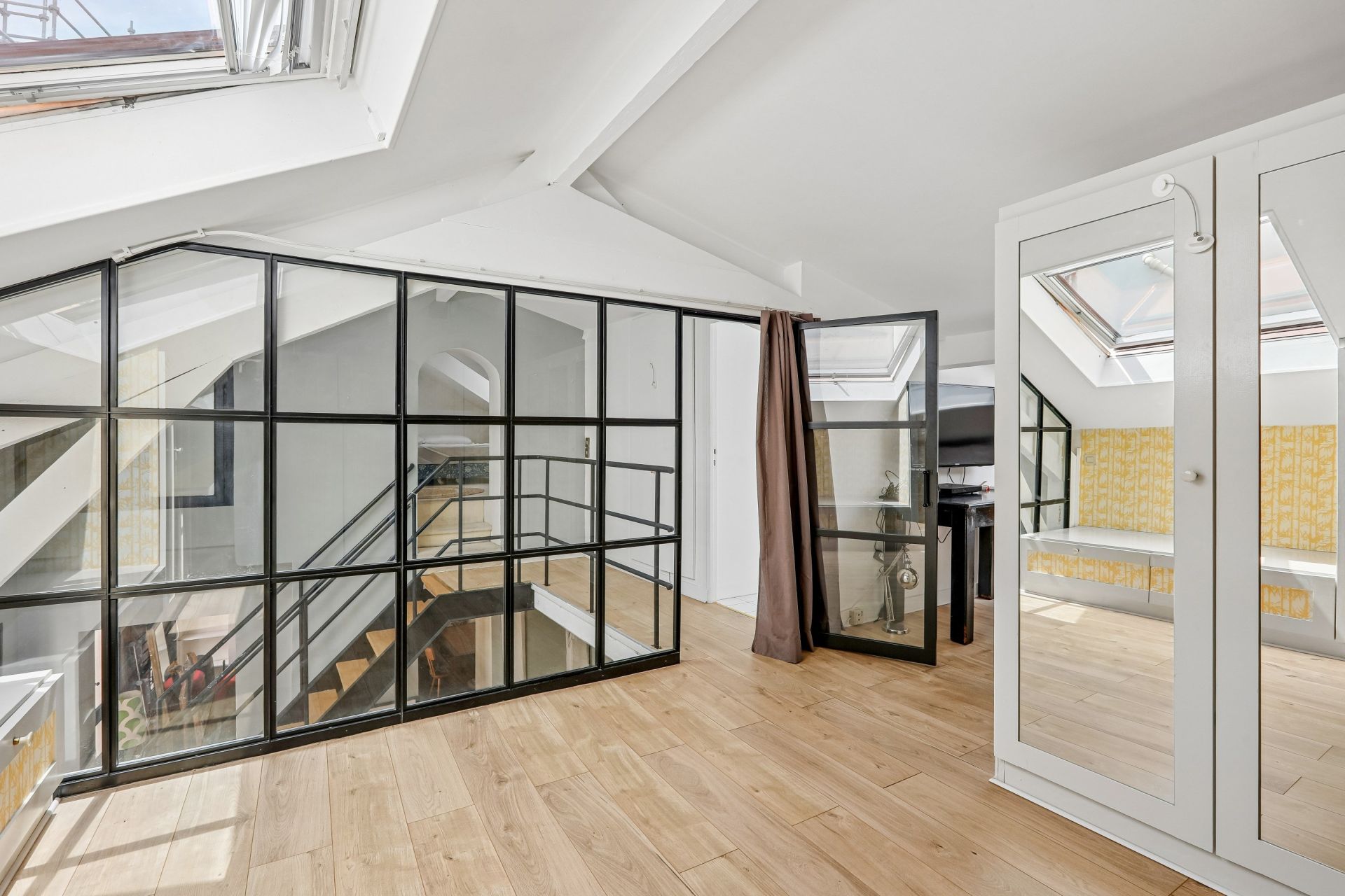 luxury duplex 4 Rooms for sale on PARIS (75002)