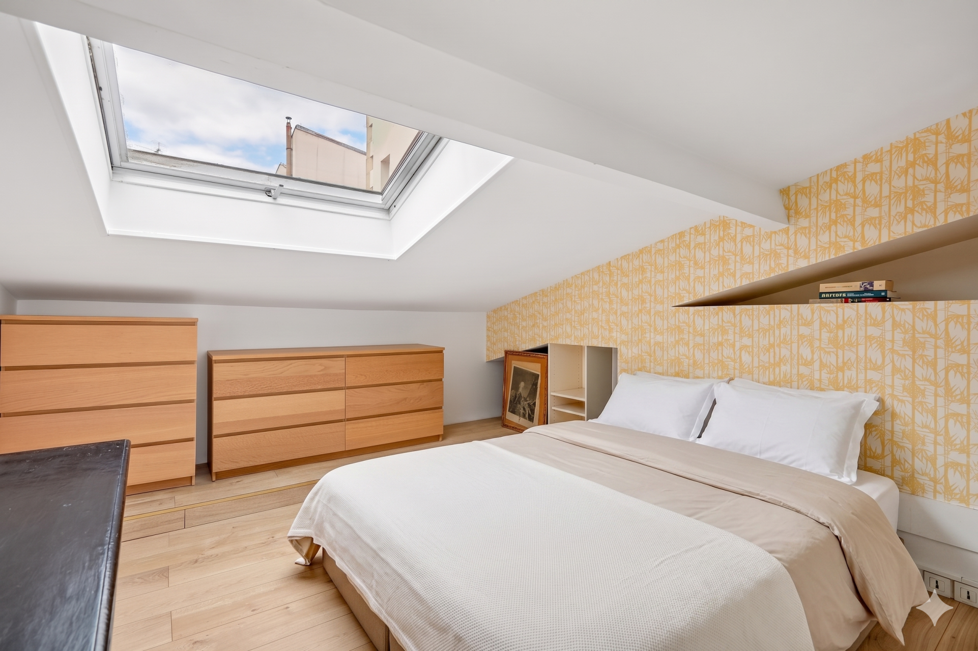 luxury duplex 4 Rooms for sale on PARIS (75002)