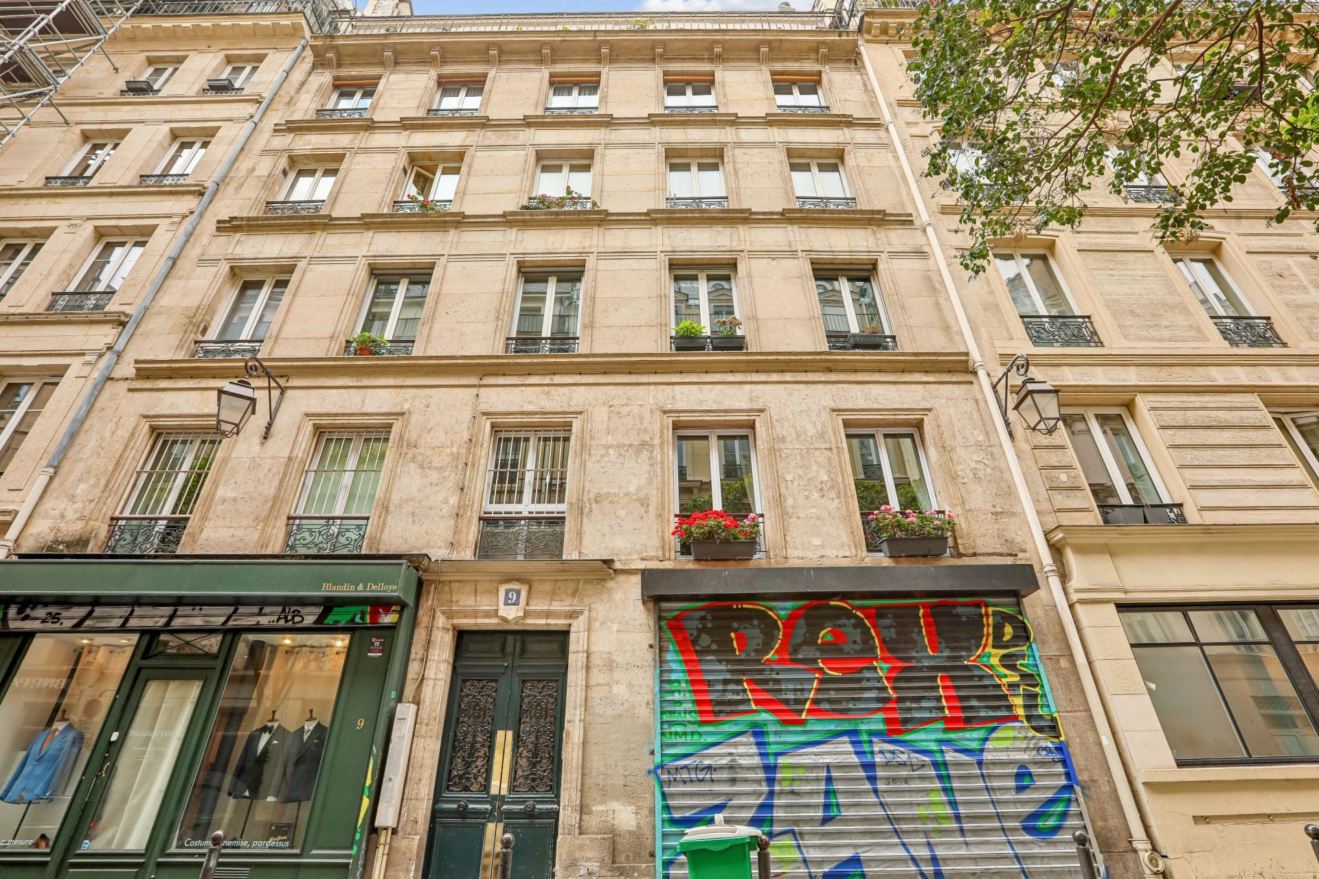 luxury duplex 4 Rooms for sale on PARIS (75002)