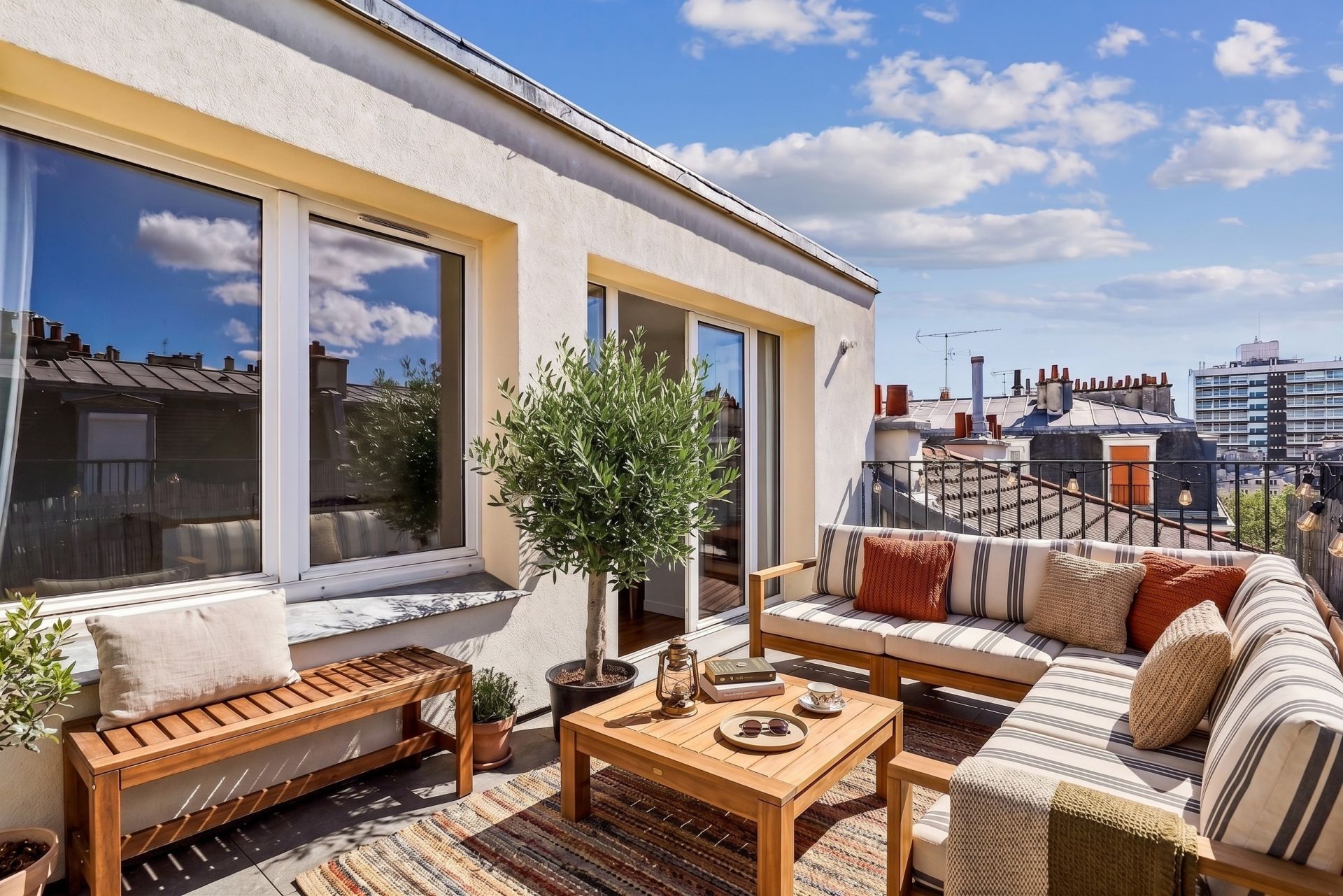 triplex 5 Rooms for sale on PARIS (75011)