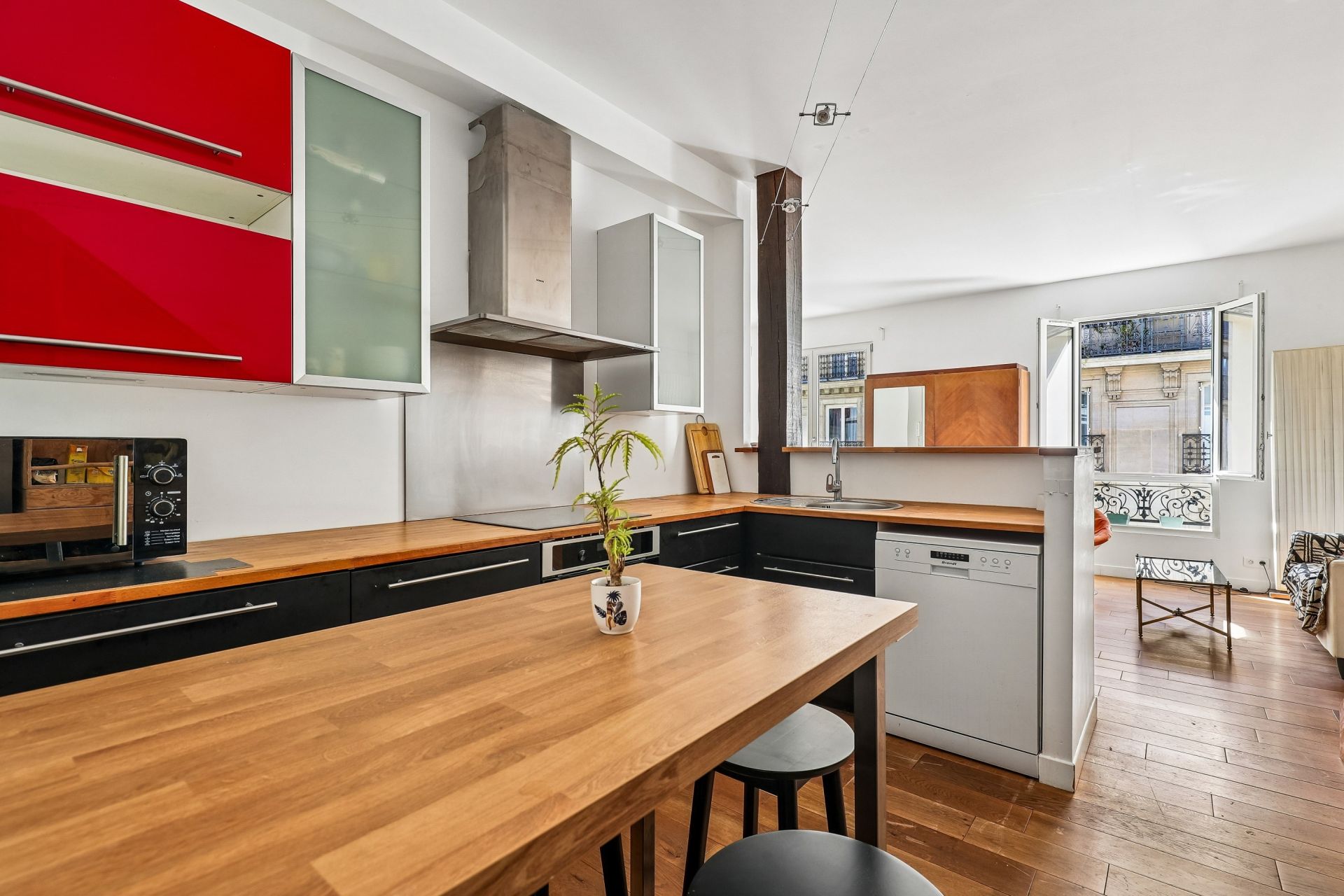 triplex 5 Rooms for sale on PARIS (75011)