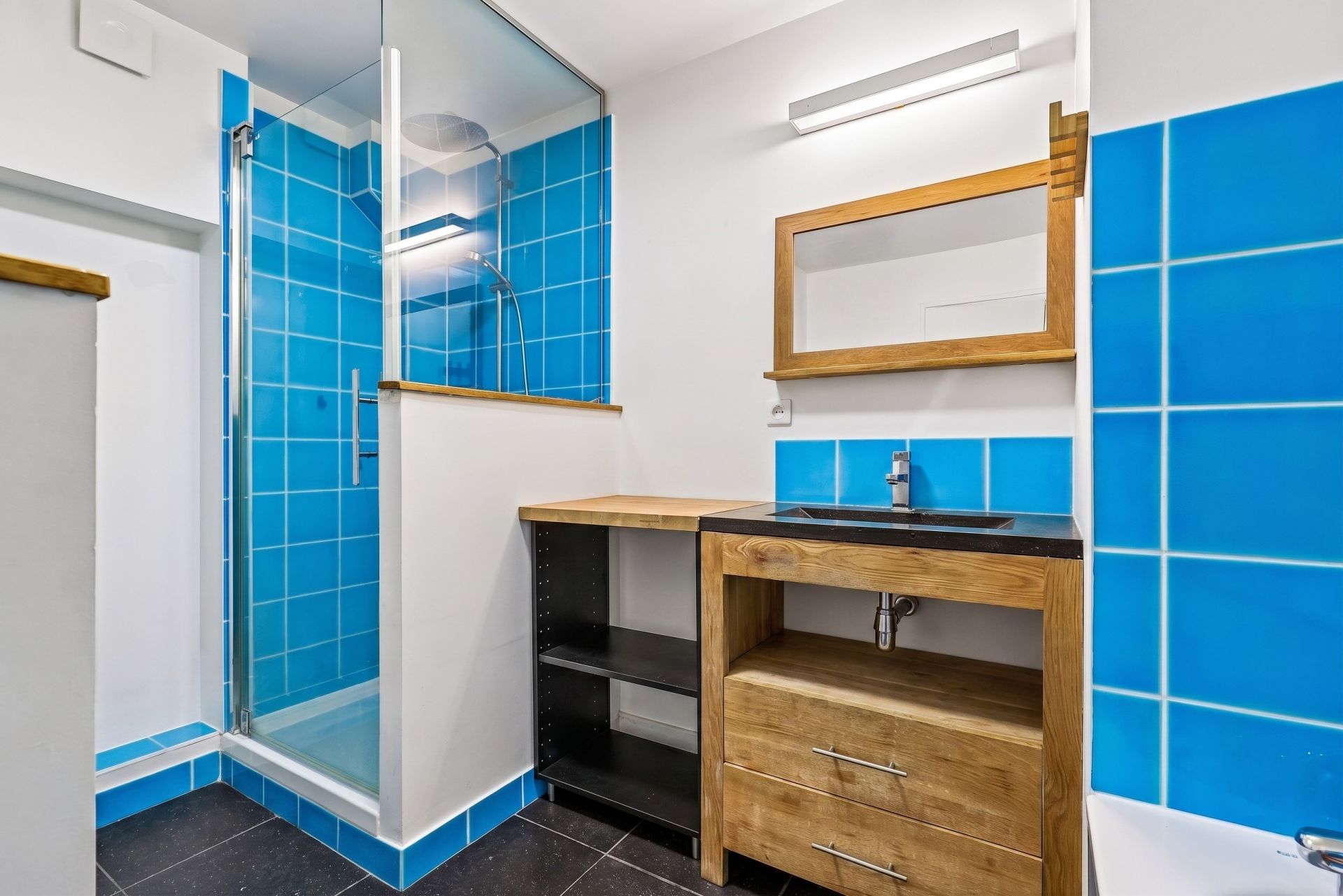 triplex 5 Rooms for sale on PARIS (75011)