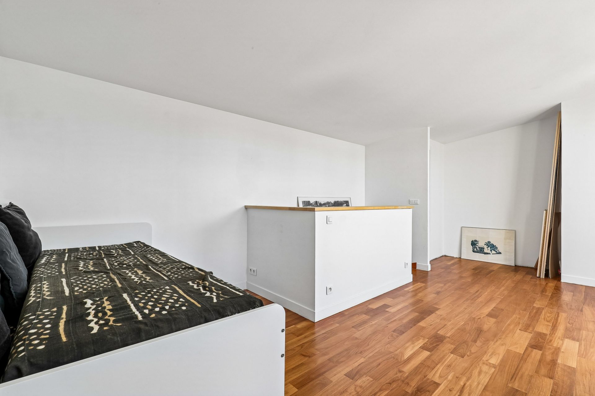triplex 5 Rooms for sale on PARIS (75011)