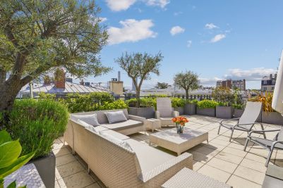 Sale Penthouse Neuilly-sur-Seine 6&nbsp;Rooms 164&nbsp;m²