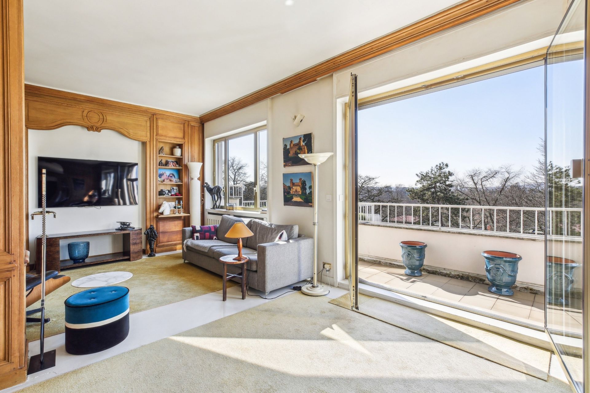 luxury apartment 6 Rooms for sale on PARIS (75016)