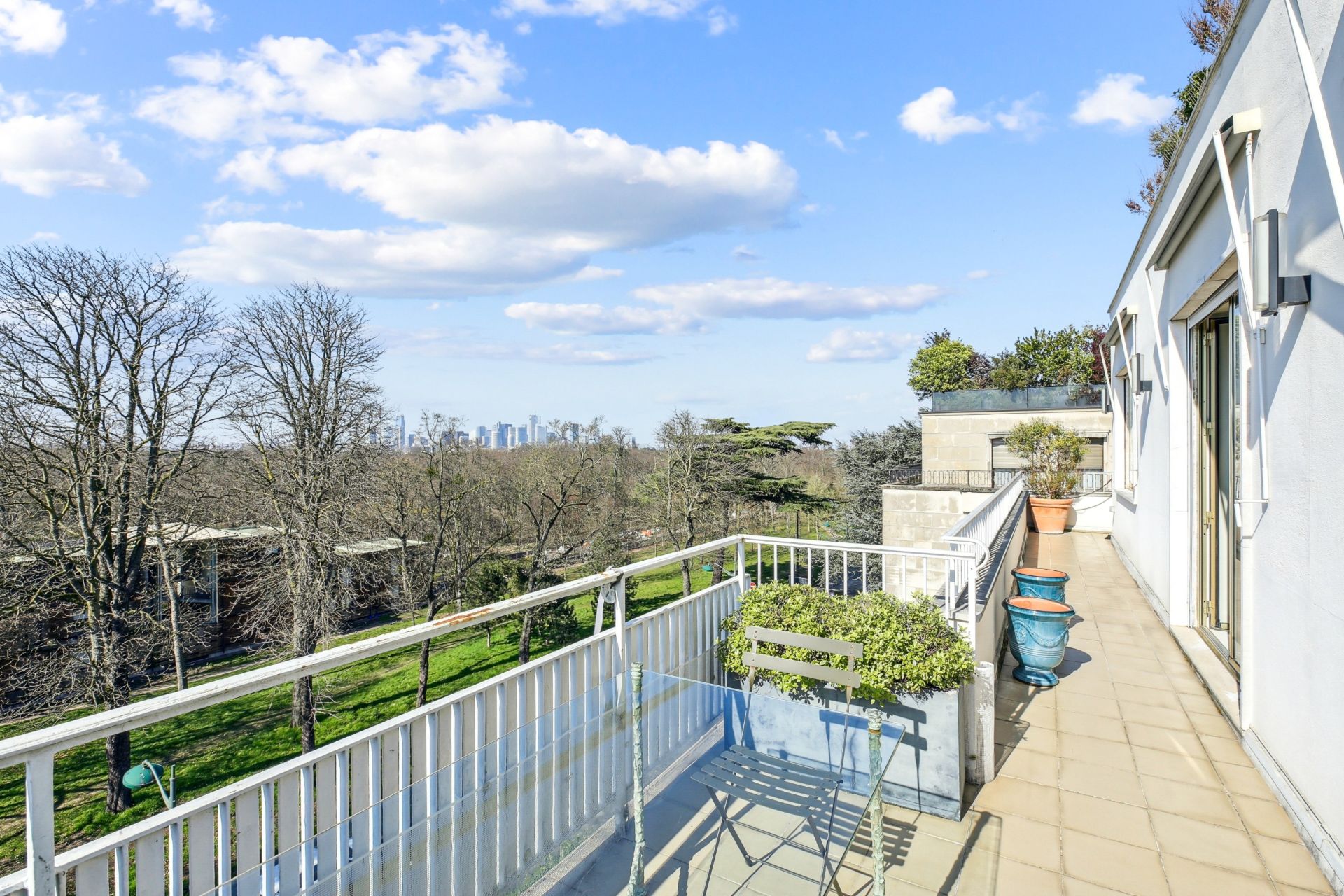 luxury apartment 6 Rooms for sale on PARIS (75016)
