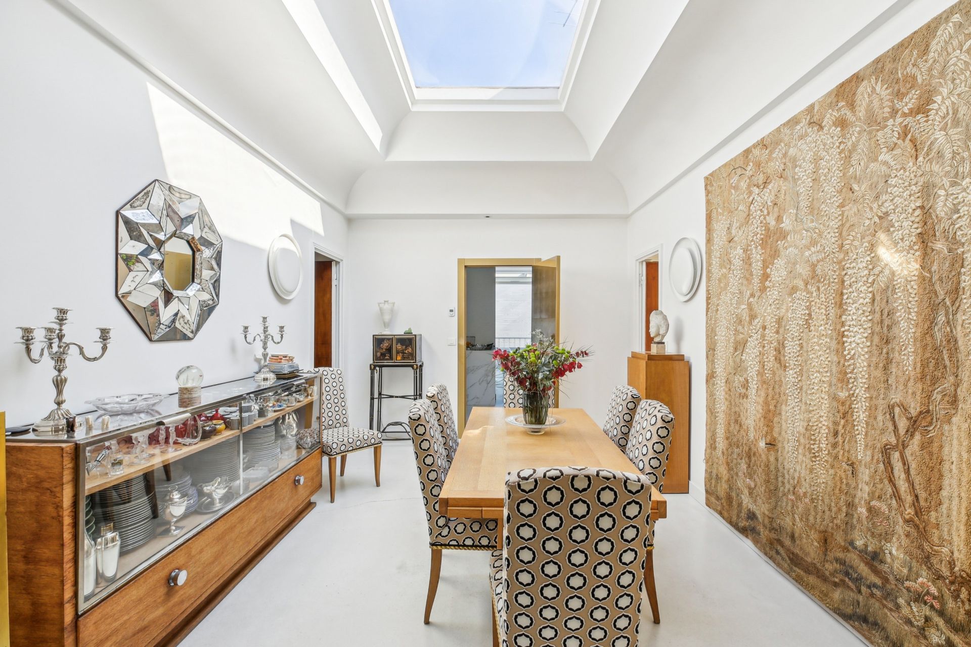 luxury apartment 6 Rooms for sale on PARIS (75016)