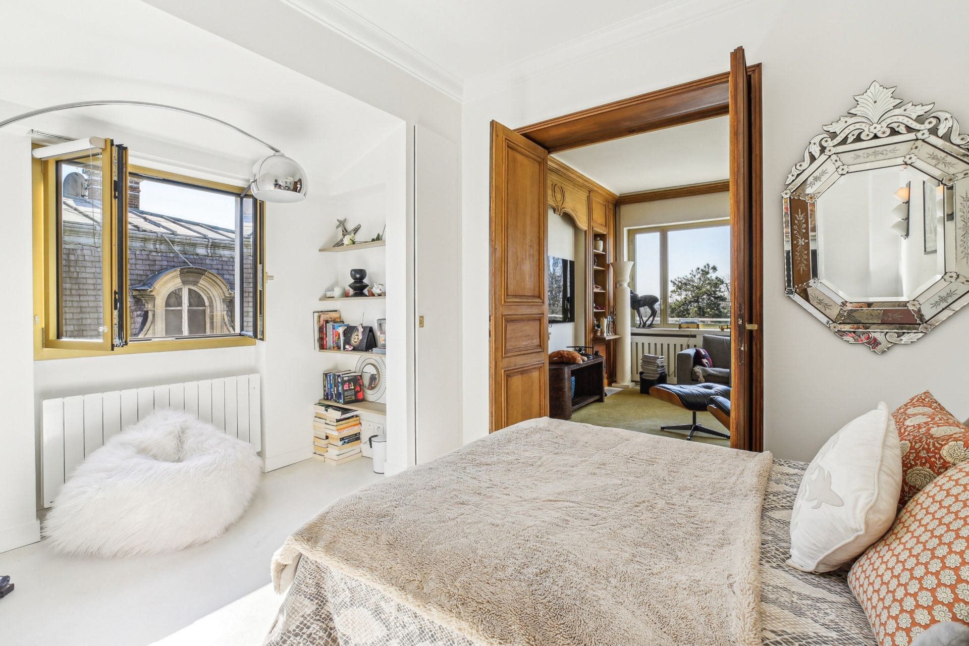 luxury apartment 6 Rooms for sale on PARIS (75016)