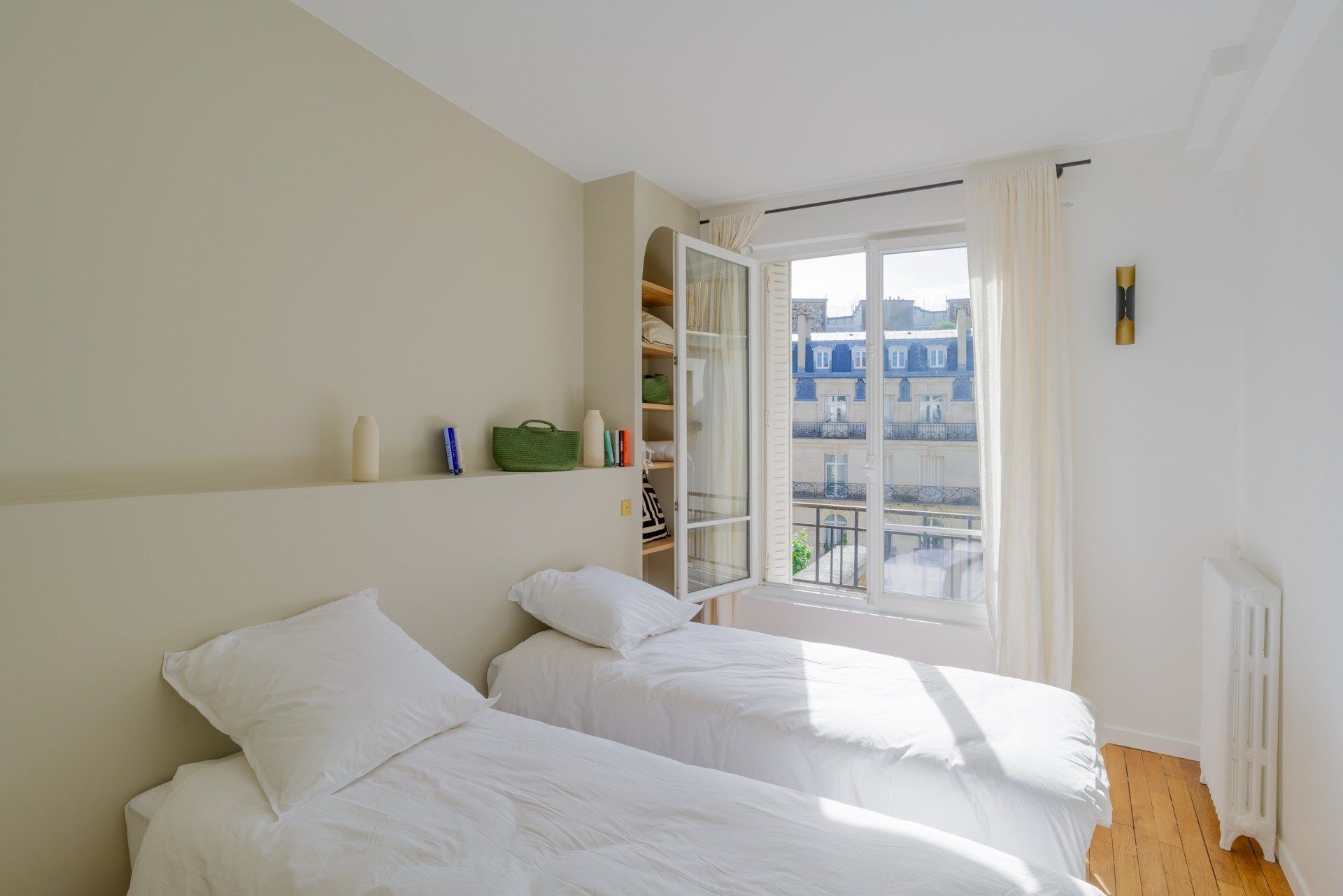 luxury apartment 4 Rooms for sale on PARIS (75016)
