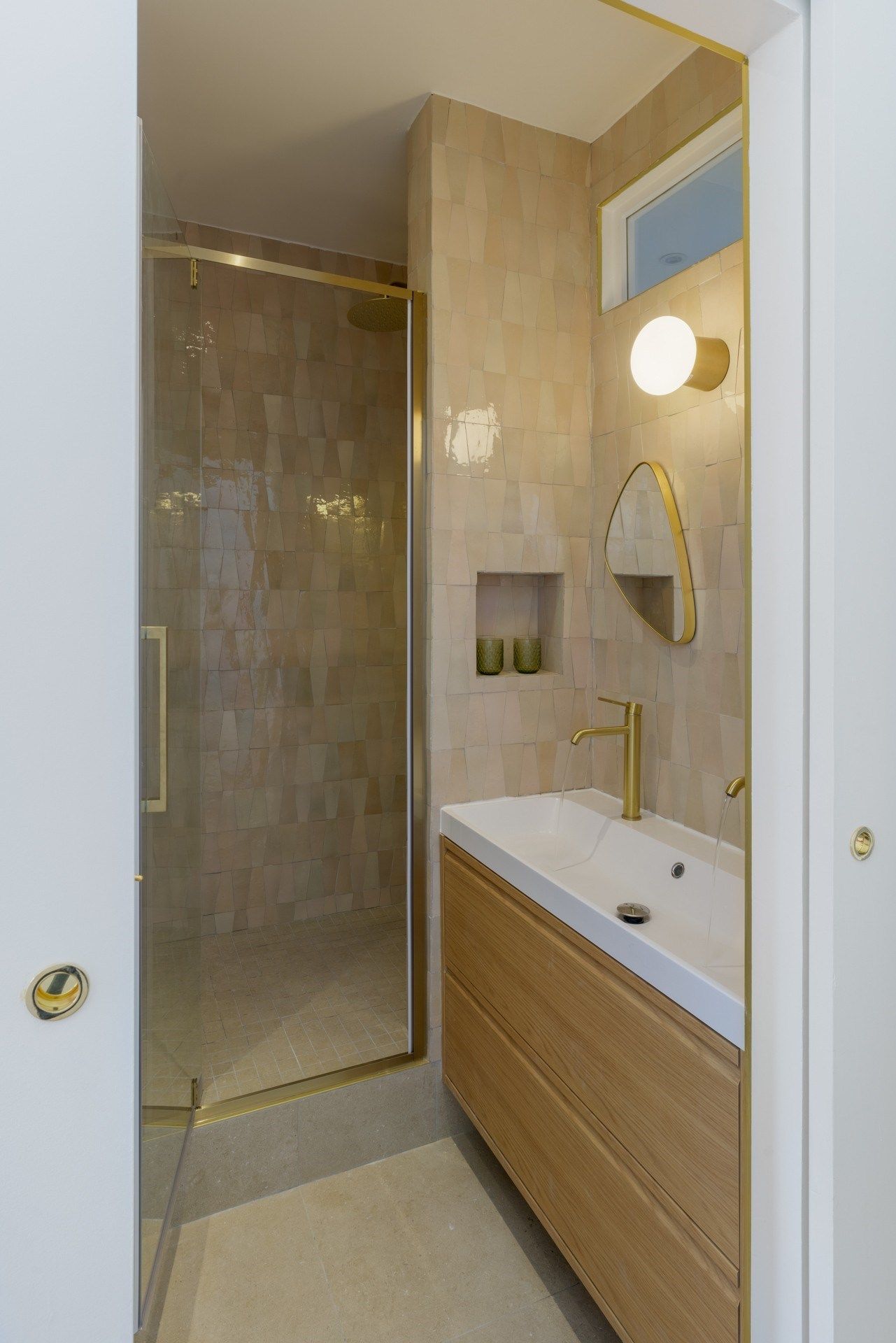 luxury apartment 4 Rooms for sale on PARIS (75016)