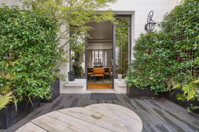 Sale Luxury house Neuilly-sur-Seine 6&nbsp;Rooms 350.4&nbsp;m²