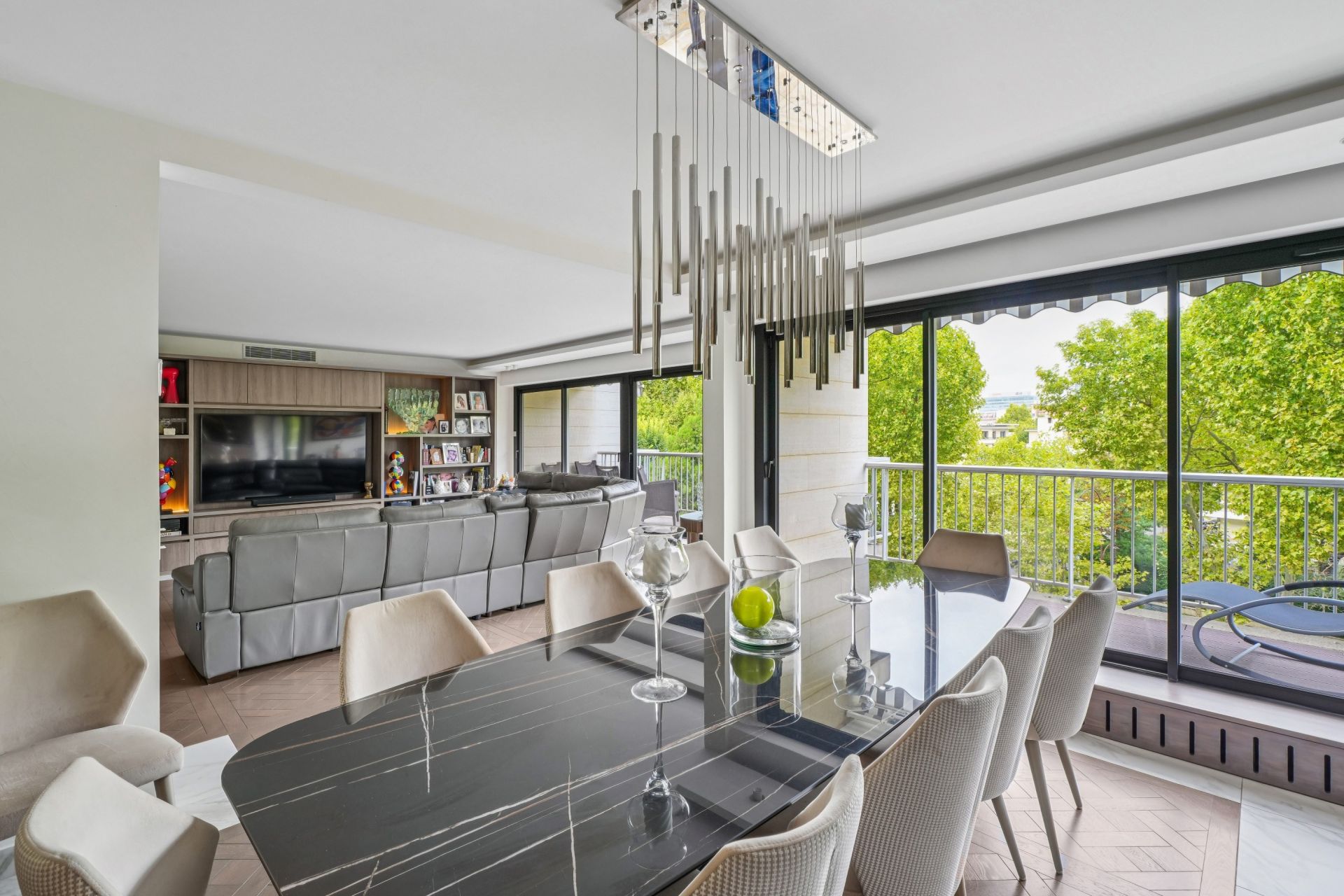 luxury apartment 5 Rooms for sale on NEUILLY SUR SEINE (92200)