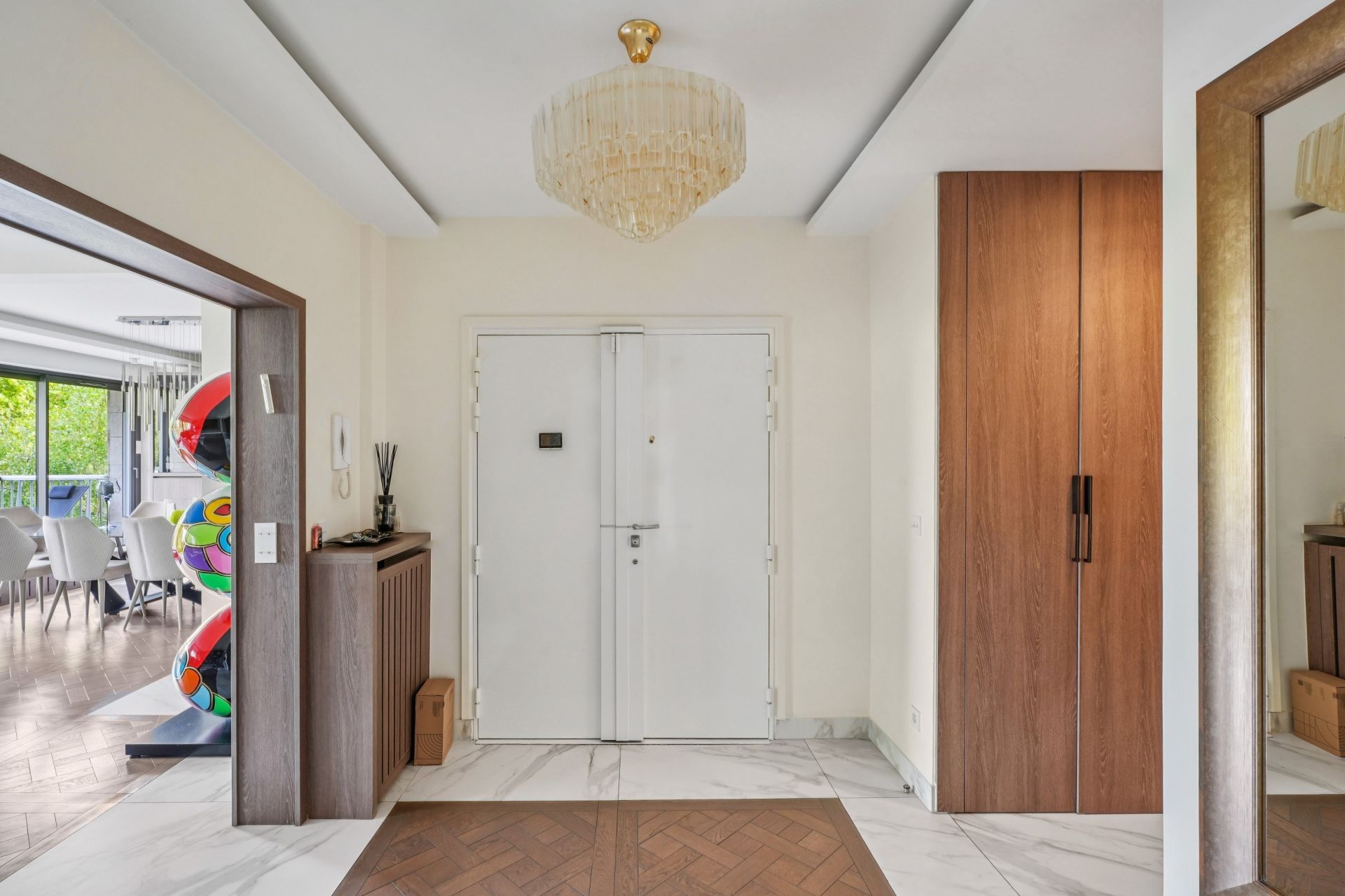 luxury apartment 5 Rooms for sale on NEUILLY SUR SEINE (92200)