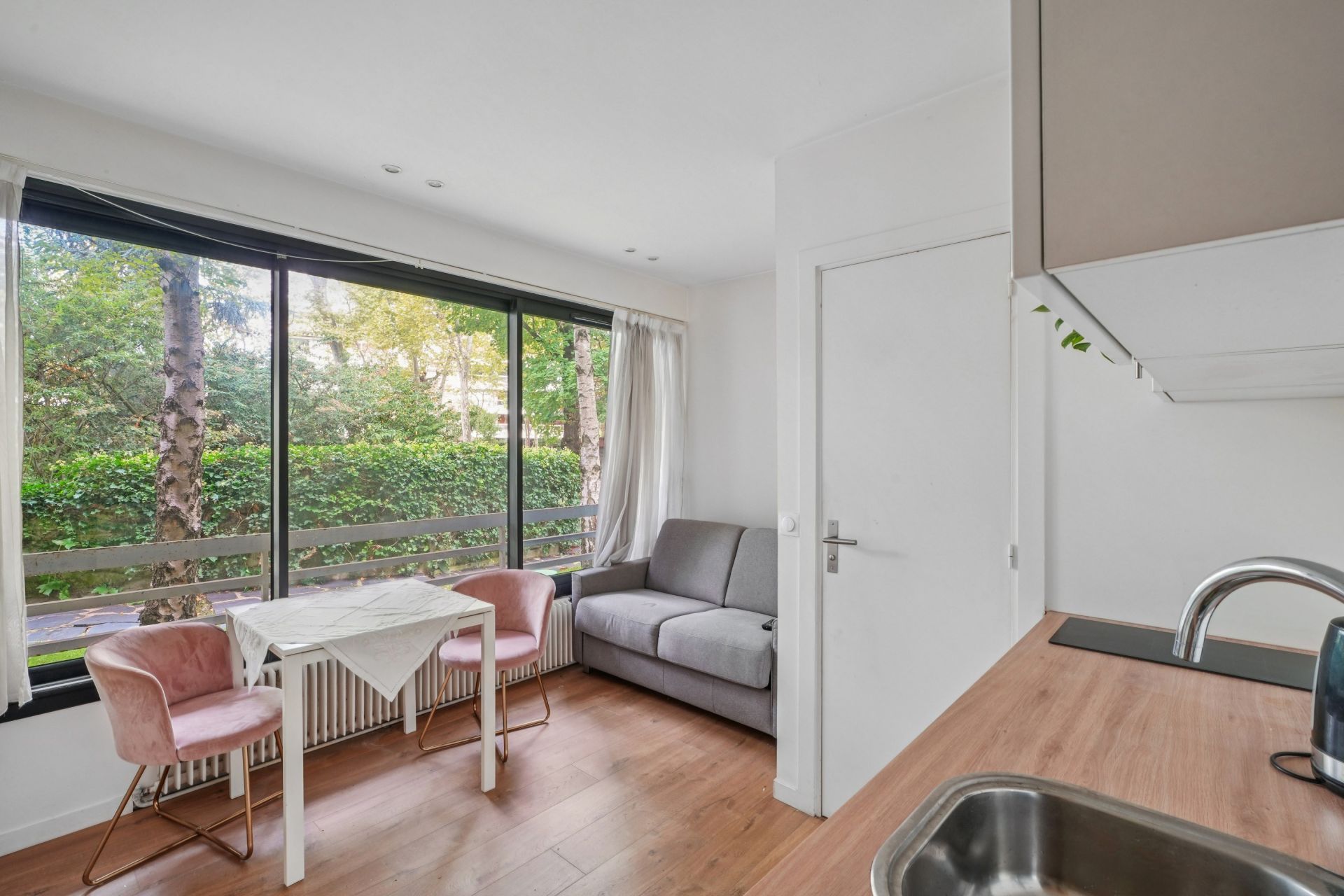 luxury apartment 5 Rooms for sale on NEUILLY SUR SEINE (92200)