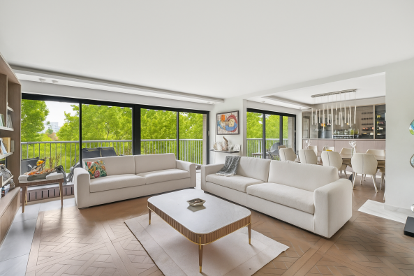 Sale Luxury apartment Neuilly-sur-Seine 5&nbsp;Rooms 163&nbsp;m²
