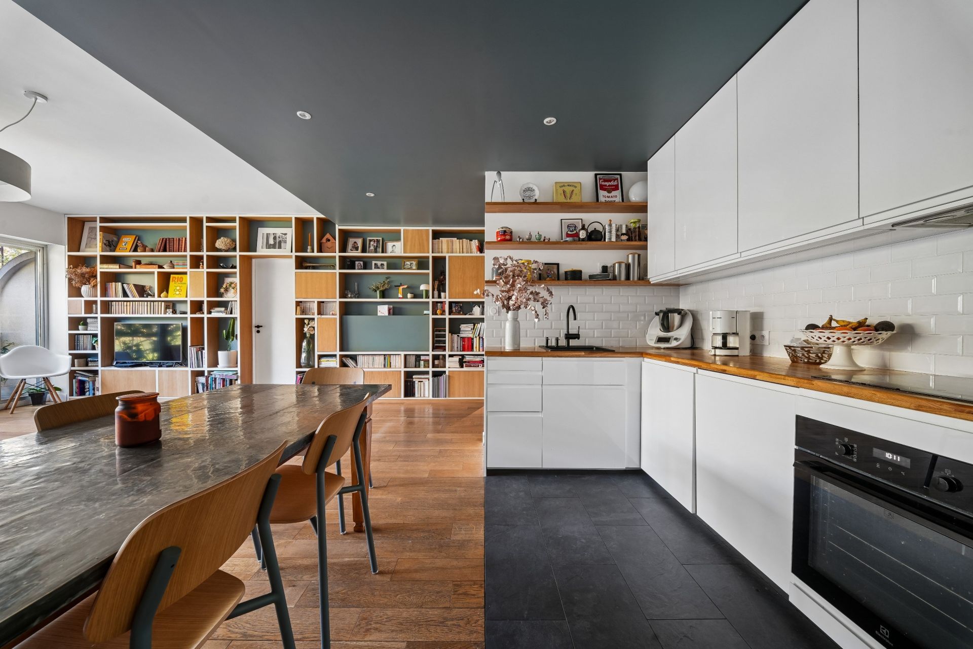 luxury apartment 5 Rooms for sale on NEUILLY SUR SEINE (92200)