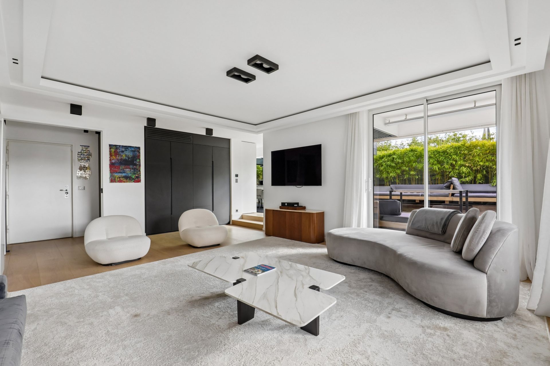 luxury apartment 5 Rooms for sale on NEUILLY SUR SEINE (92200)