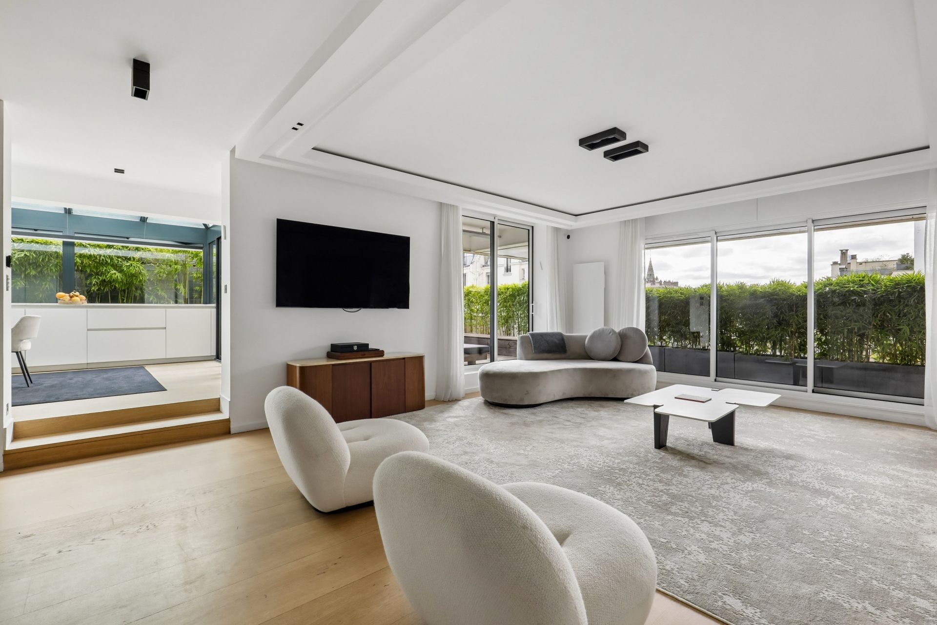 luxury apartment 5 Rooms for sale on NEUILLY SUR SEINE (92200)