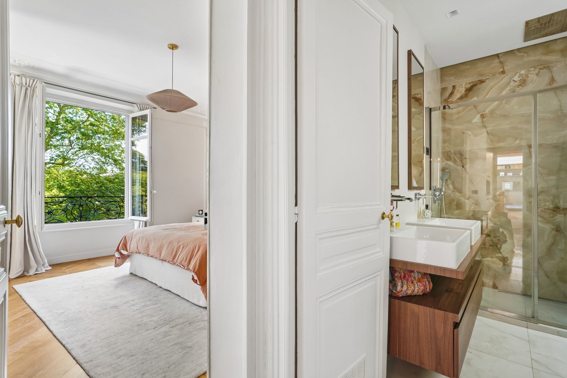 luxury apartment 7 Rooms for sale on NEUILLY SUR SEINE (92200)