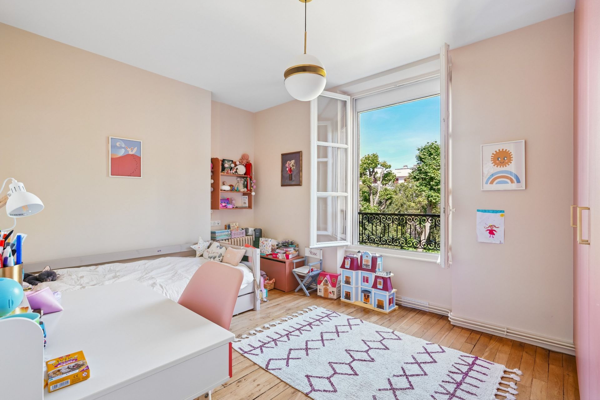 luxury apartment 7 Rooms for sale on NEUILLY SUR SEINE (92200)