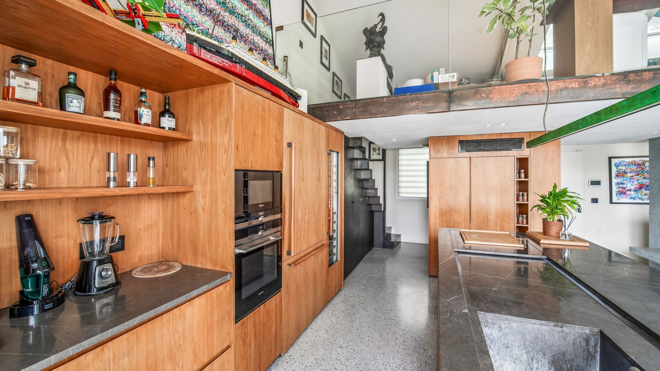 luxury house 6 Rooms for sale on NEUILLY SUR SEINE (92200)
