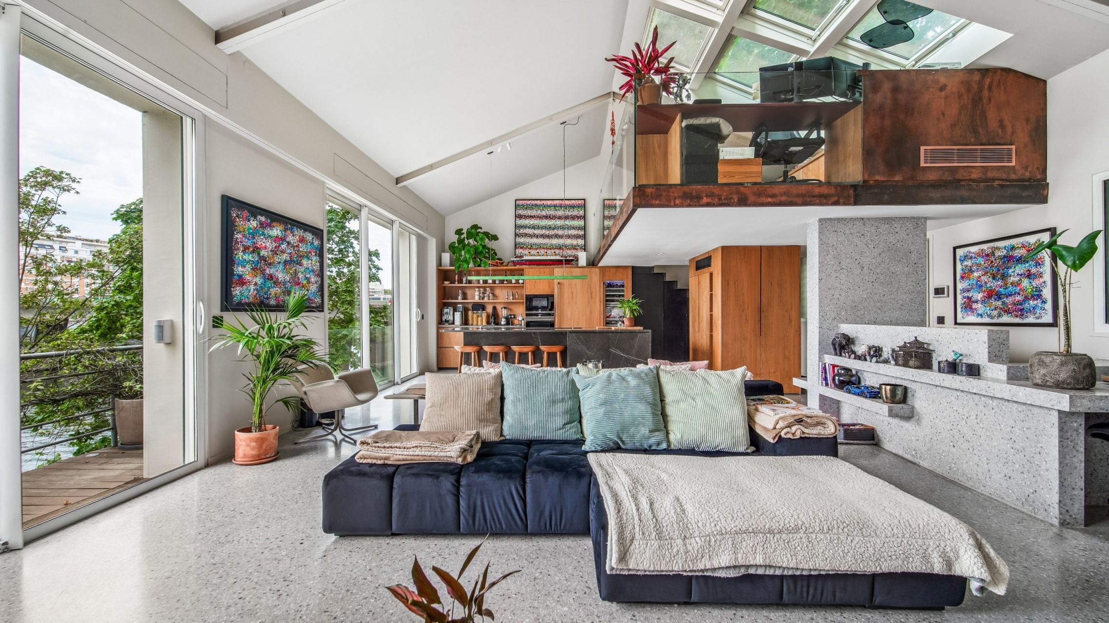 luxury house 6 Rooms for sale on NEUILLY SUR SEINE (92200)