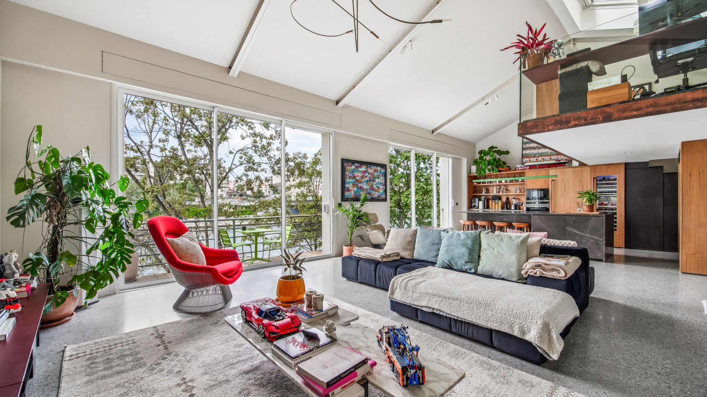 luxury house 6 Rooms for sale on NEUILLY SUR SEINE (92200)