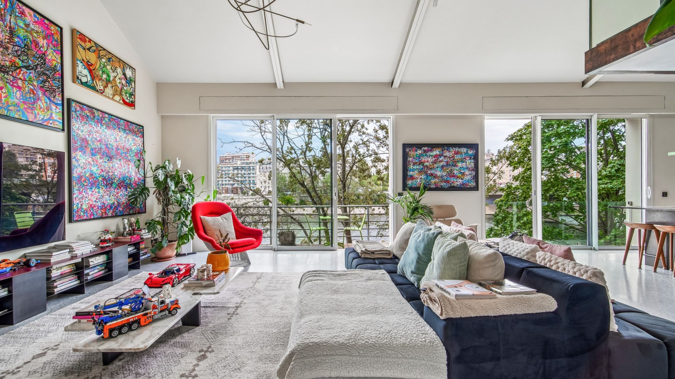 luxury house 6 Rooms for sale on NEUILLY SUR SEINE (92200)