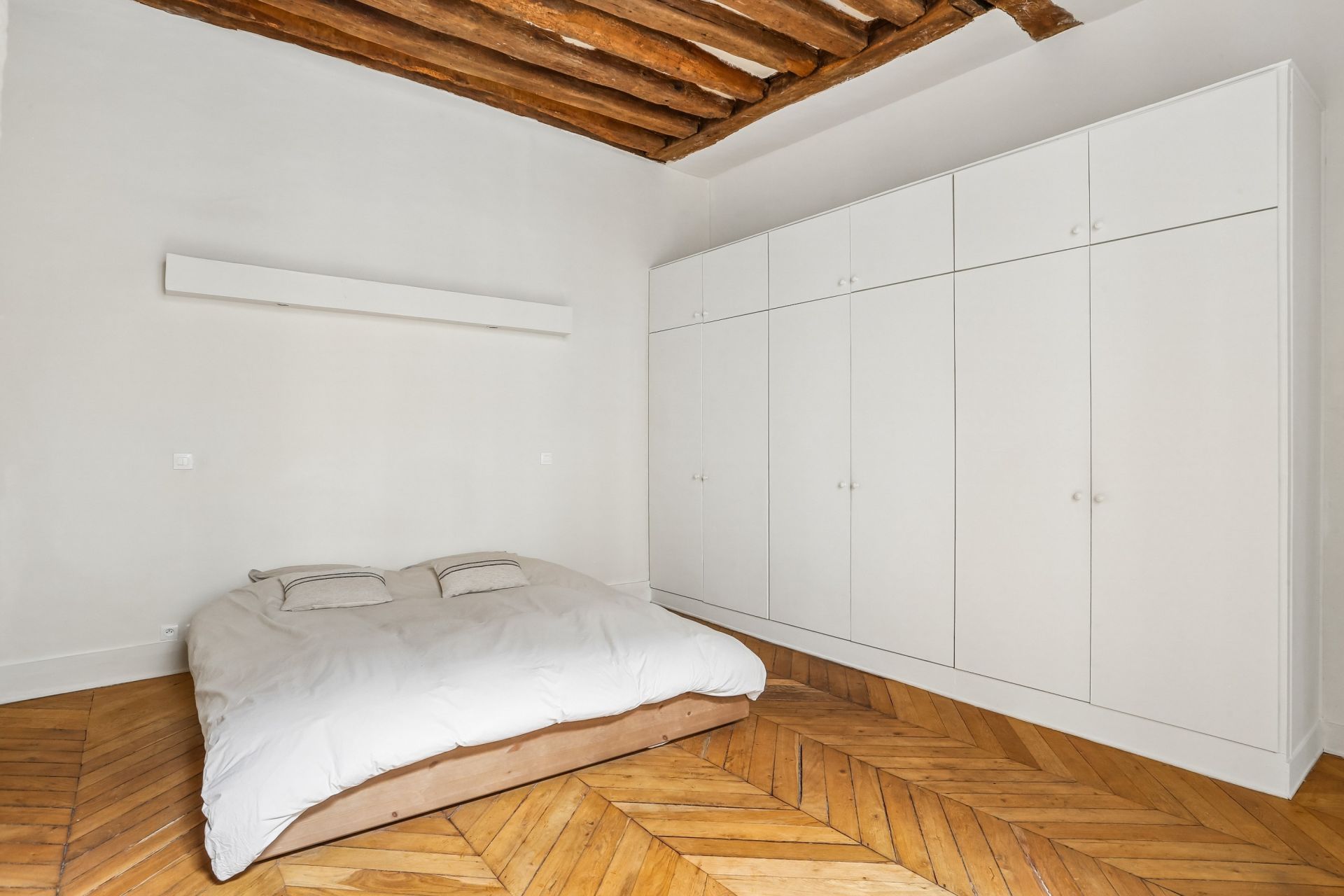 luxury apartment 4 Rooms for sale on PARIS (75003)